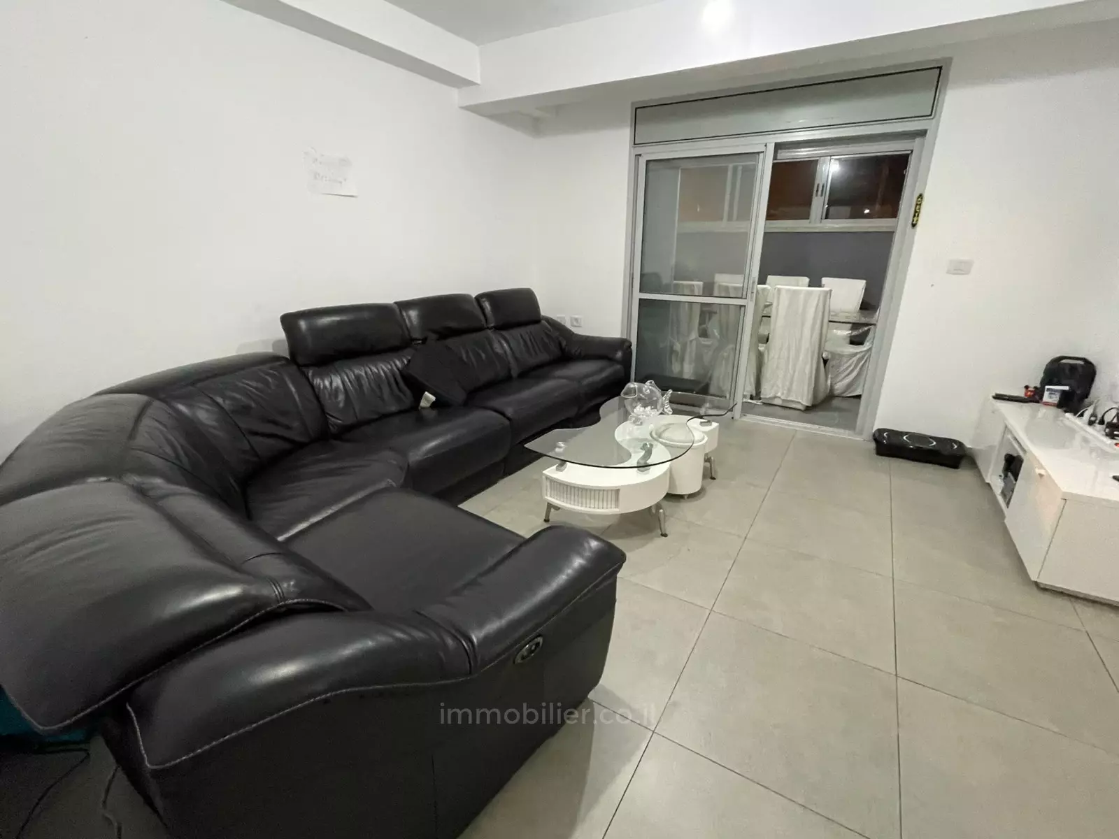 בבניין יוקרה,מיקום מצויין,מציאה,ברחוב שקט,נעימה,חדשה,יפה