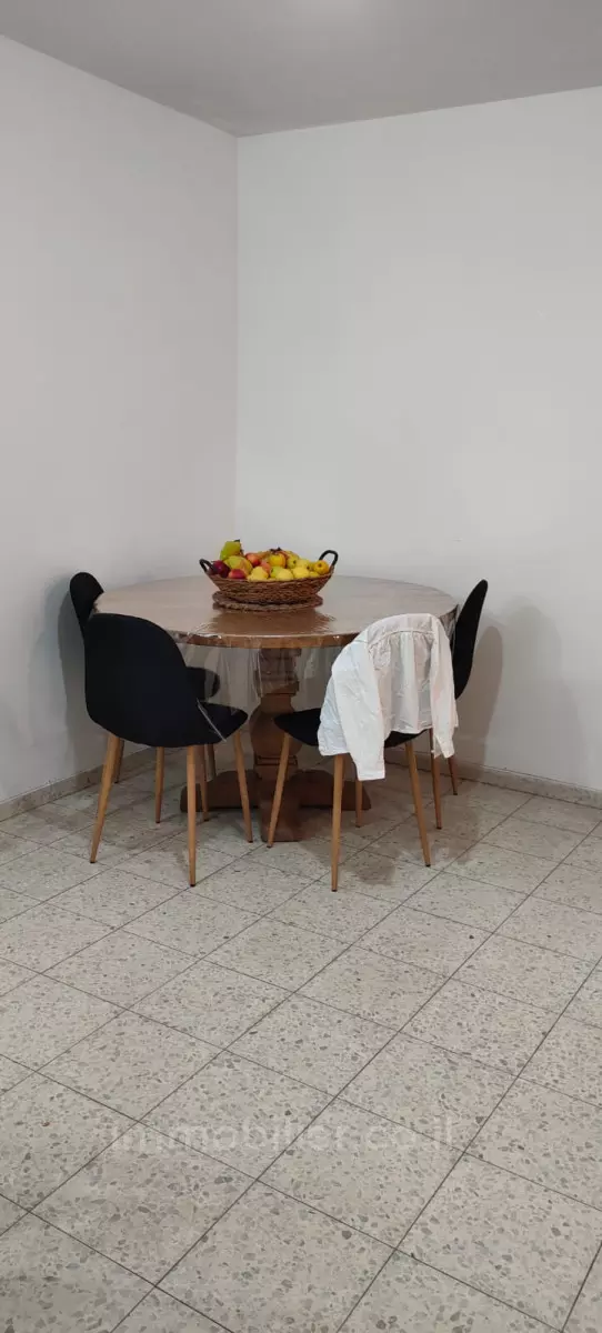 עם מרפסת,מיקום מצויין,קרוב לים,לא להחמיץ!,נעימה