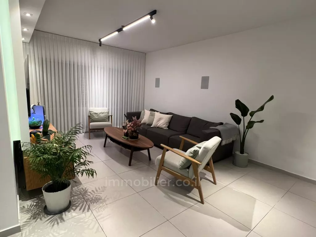למכירה באשדוד, דירת 4 חדרים מהממת עם סוויטה בשכונת יוד בית