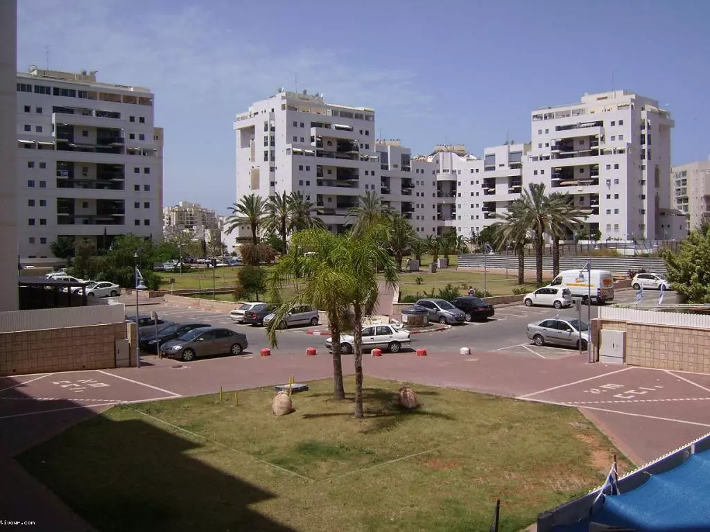 למכירה דירת 3 חדרים, מיקום טוב במרכז העיר, באשדוד