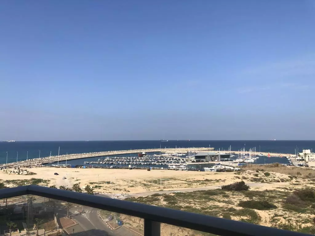 דירת 5 חדרים עם נוף ים מלא במרינה אשדוד