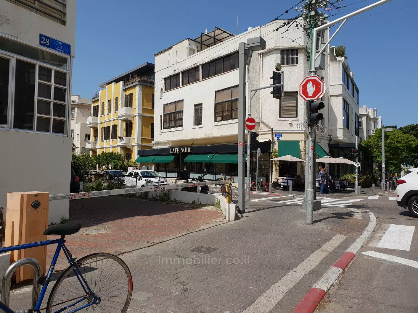 בניין חדש בסגנון באוהאוס 15 דק' מהים הממוקם בלב תל אביב - 3 חדרים מרווחים, 2 חדרי רחצה