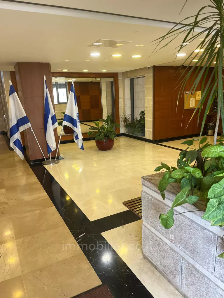 דירה למכירה בארנונה - ירושלים