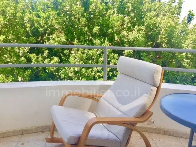 2.5 חדרים עם מרפסת / בניין חדש עם מעלית