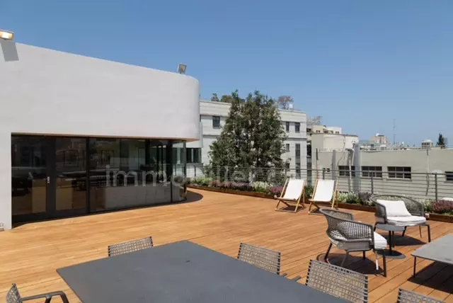 פנטהאוז יוצא דופן בבניין יוקרתי