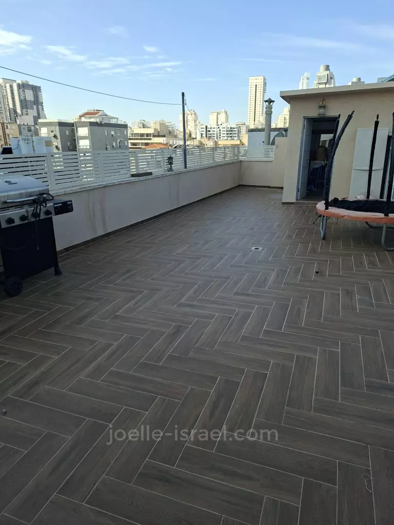 פנטהאוז במרכז העיר