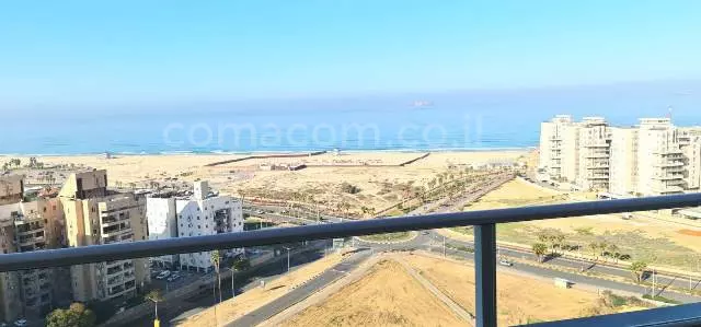 לא להחמיץ!,עם מרפסת,יפה,מסודרת,מיקום מצויין,מרוהט קומפלט,קומה גבוהה עם נוף,גדולה,מפוארת,מרווחת,עם נוף לים