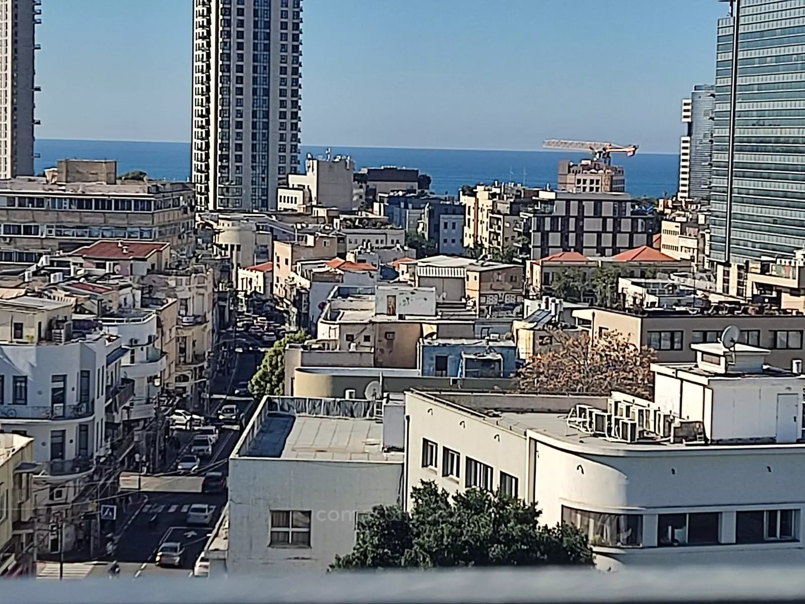 עם מרפסת,יפה,מיקום מצויין,מפוארת