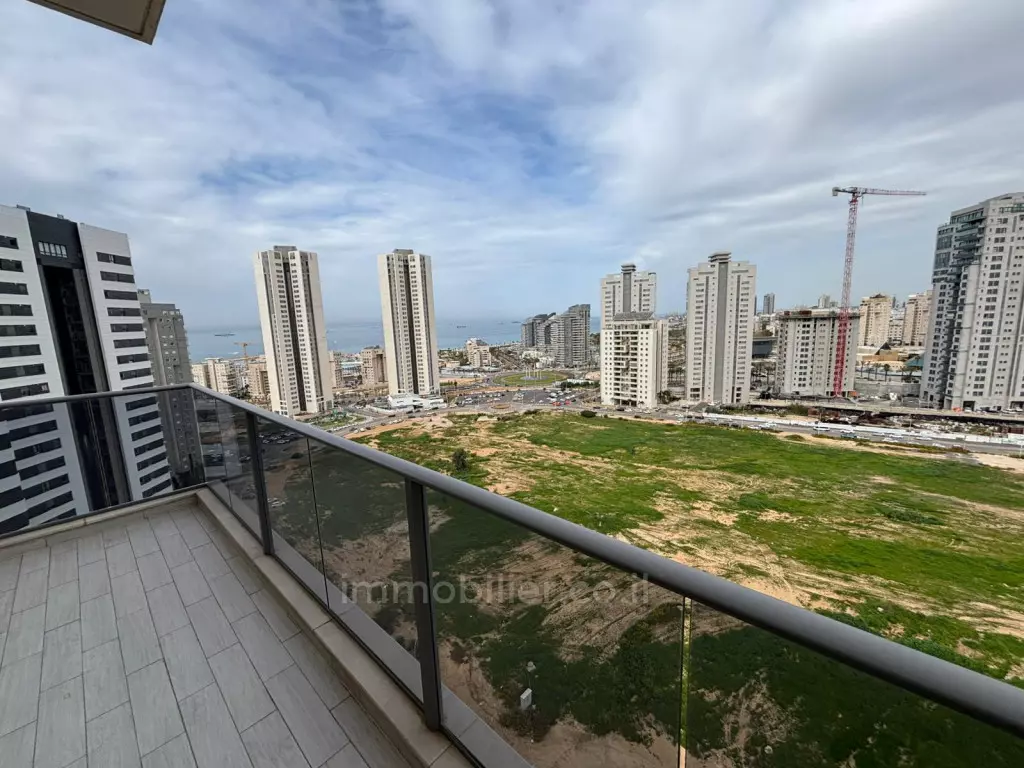 דירת 5 חדרים גדולה למכירה, קומה גבוהה עם נוף לים, מער, אשדוד