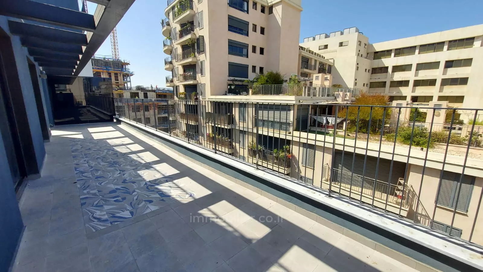 דופלקס-פנטהאוז - רחוב שקט - פלורנטין