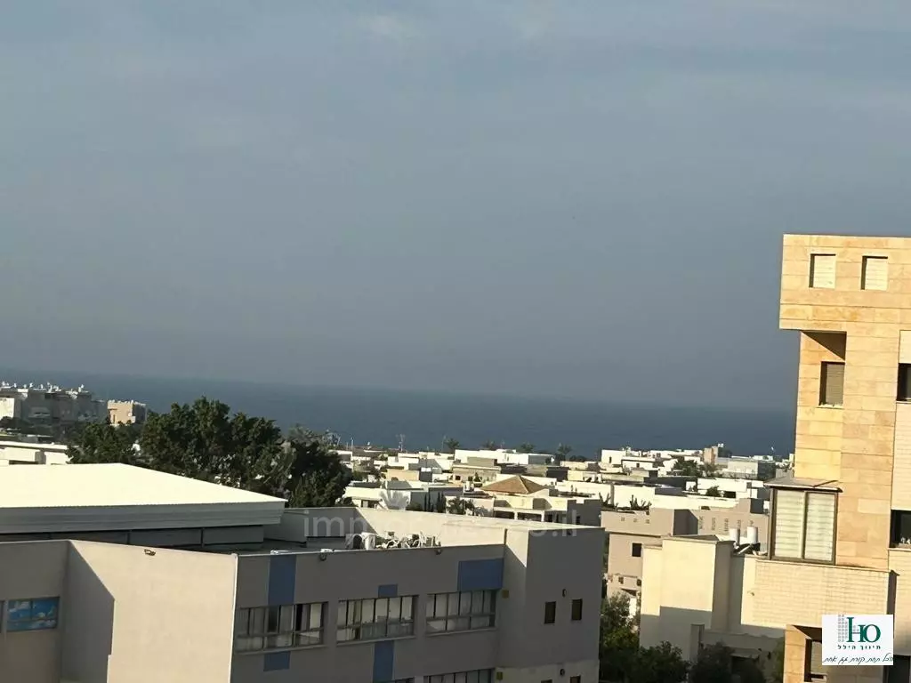 עם מרפסת, קרוב לים, מתוכנן היטב, פרויקט איכותי