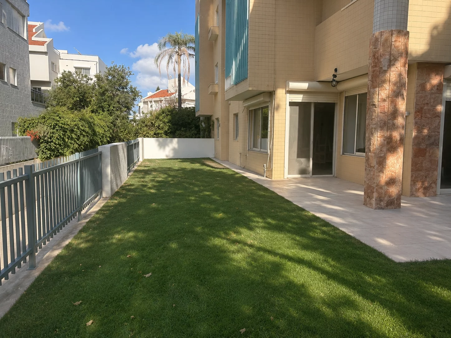 Superbe rez-de-jardin 5 pièces à Ra'anana