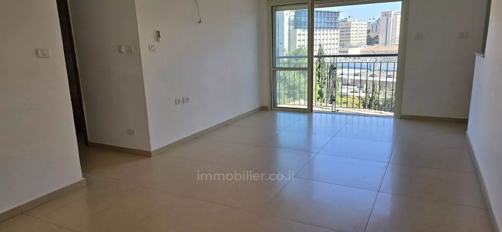 מציאה,מוארת,במקום שקט