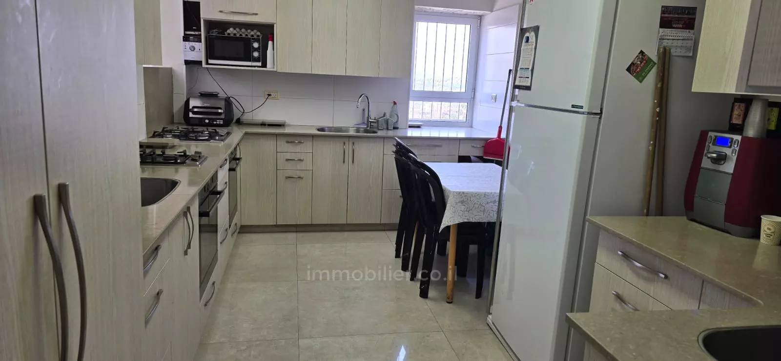 דירה משופצת מהממת עם גימורים יוקרתיים