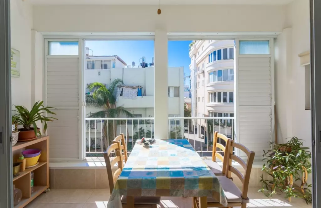 דירת 3 חדרים משופצת סמוך לים, שכונת כרם התימנים, תל אביב