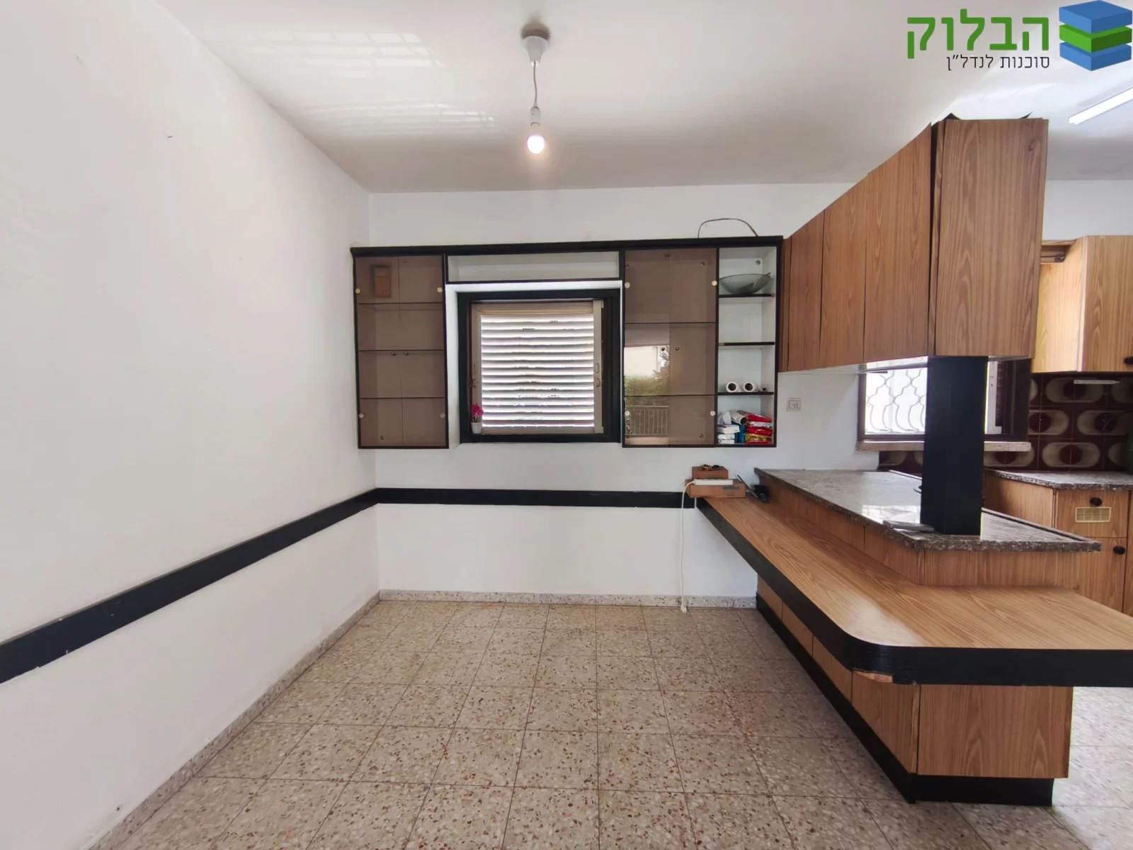 למכירה דירת 4 חדרים | מעלית וחניה בטאבו | שכונת רמז בראשון לציון